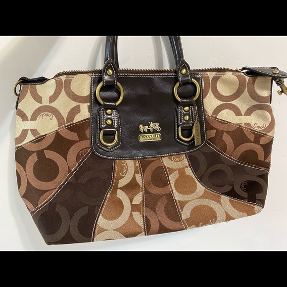 COACH BAG! - Picture 5 of 6